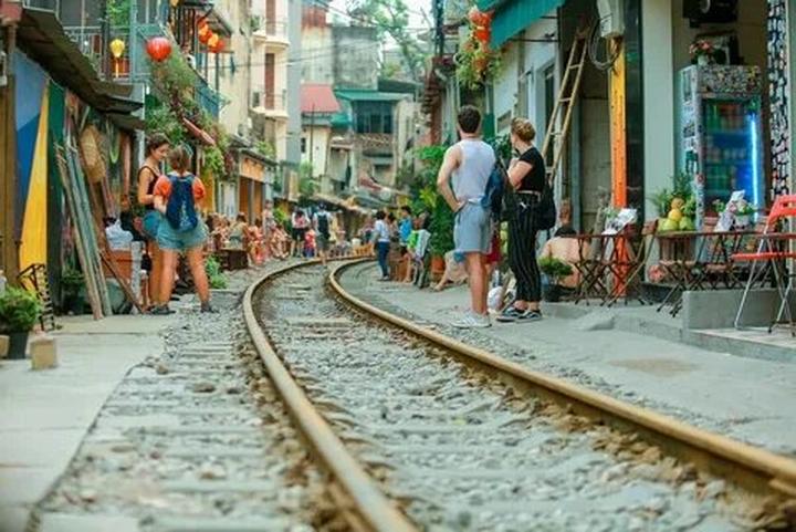 Tỏa Sáng Ngành Làm Đẹp: Xây Dựng Thương Hiệu Cá Nhân Với Hotspot Matrix